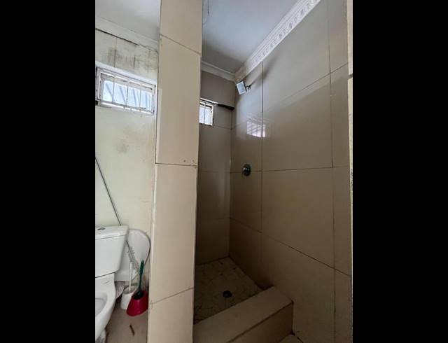 2 BEDROOM PROPERTY TO RENT IN LOMBARDY EAST